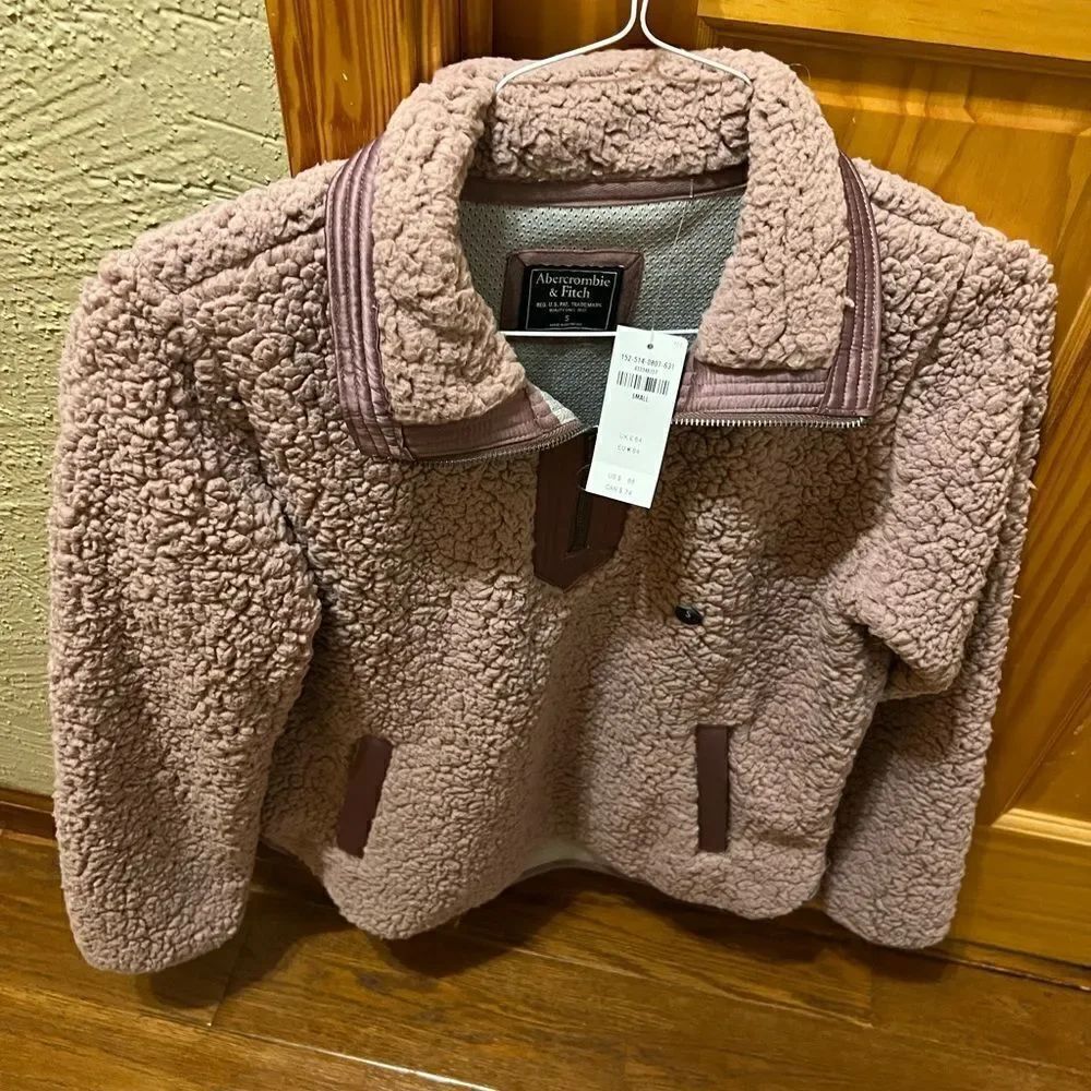 NWT Abercrombie & Fitch mauve half zip Sherpa